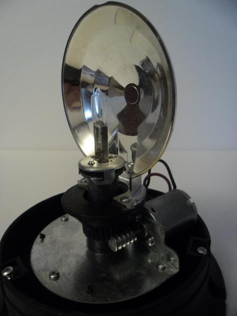 Rotaciona lampa sa magnetom 12 volti